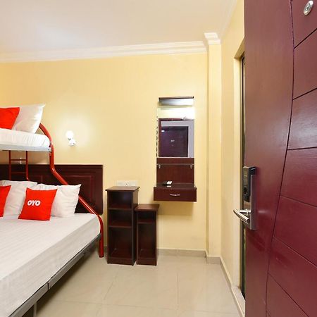 Super Oyo 90562 J Hotel Pj Petaling Jaya Ngoại thất bức ảnh