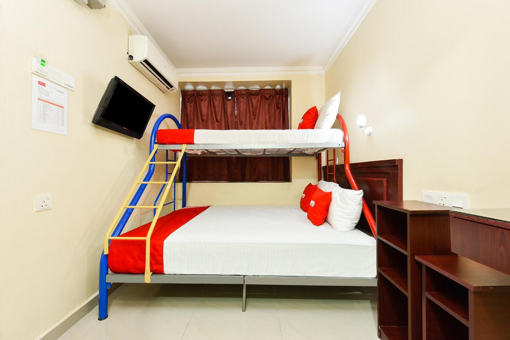 Super Oyo 90562 J Hotel Pj Petaling Jaya Ngoại thất bức ảnh