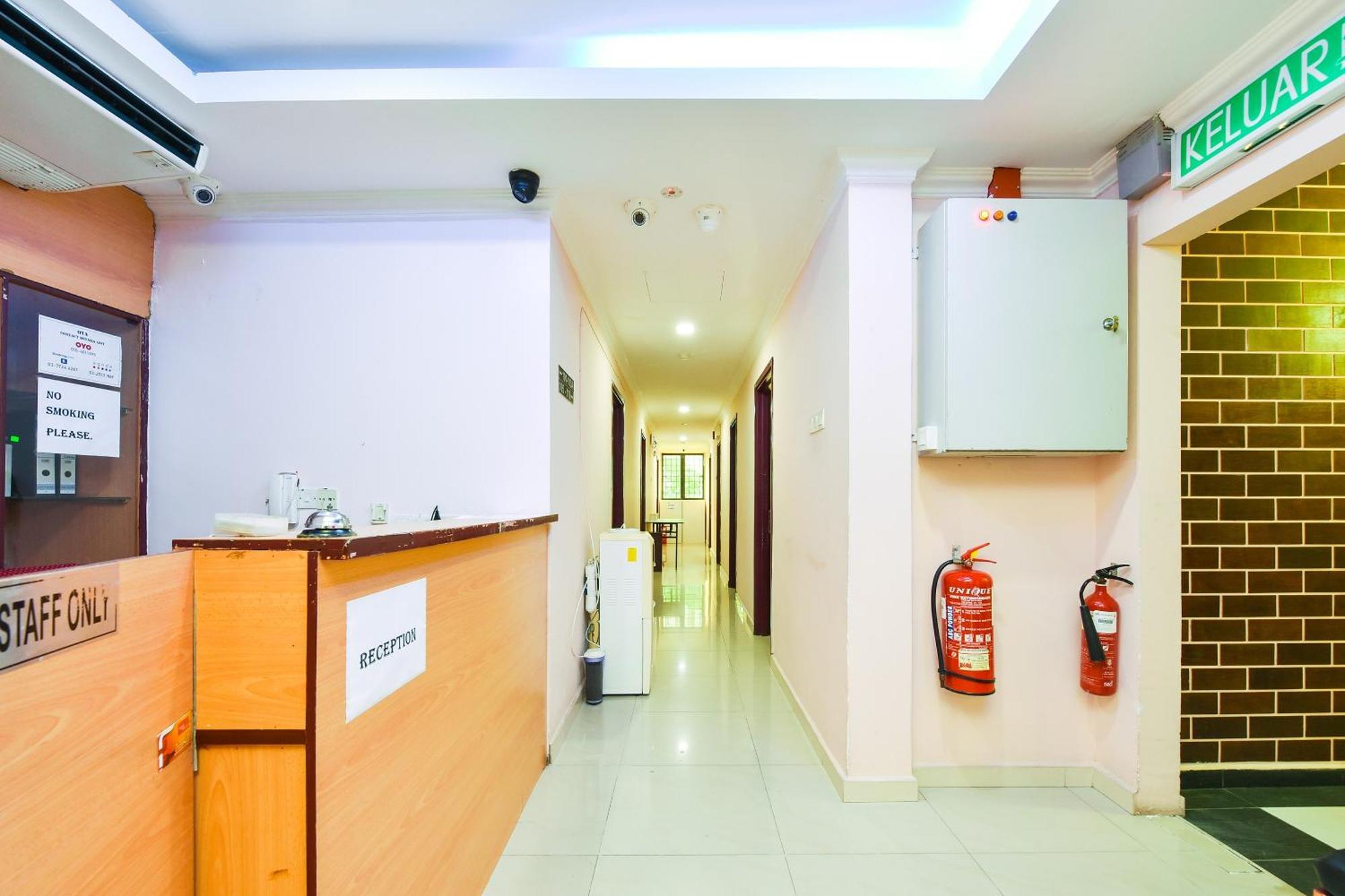 Super Oyo 90562 J Hotel Pj Petaling Jaya Ngoại thất bức ảnh