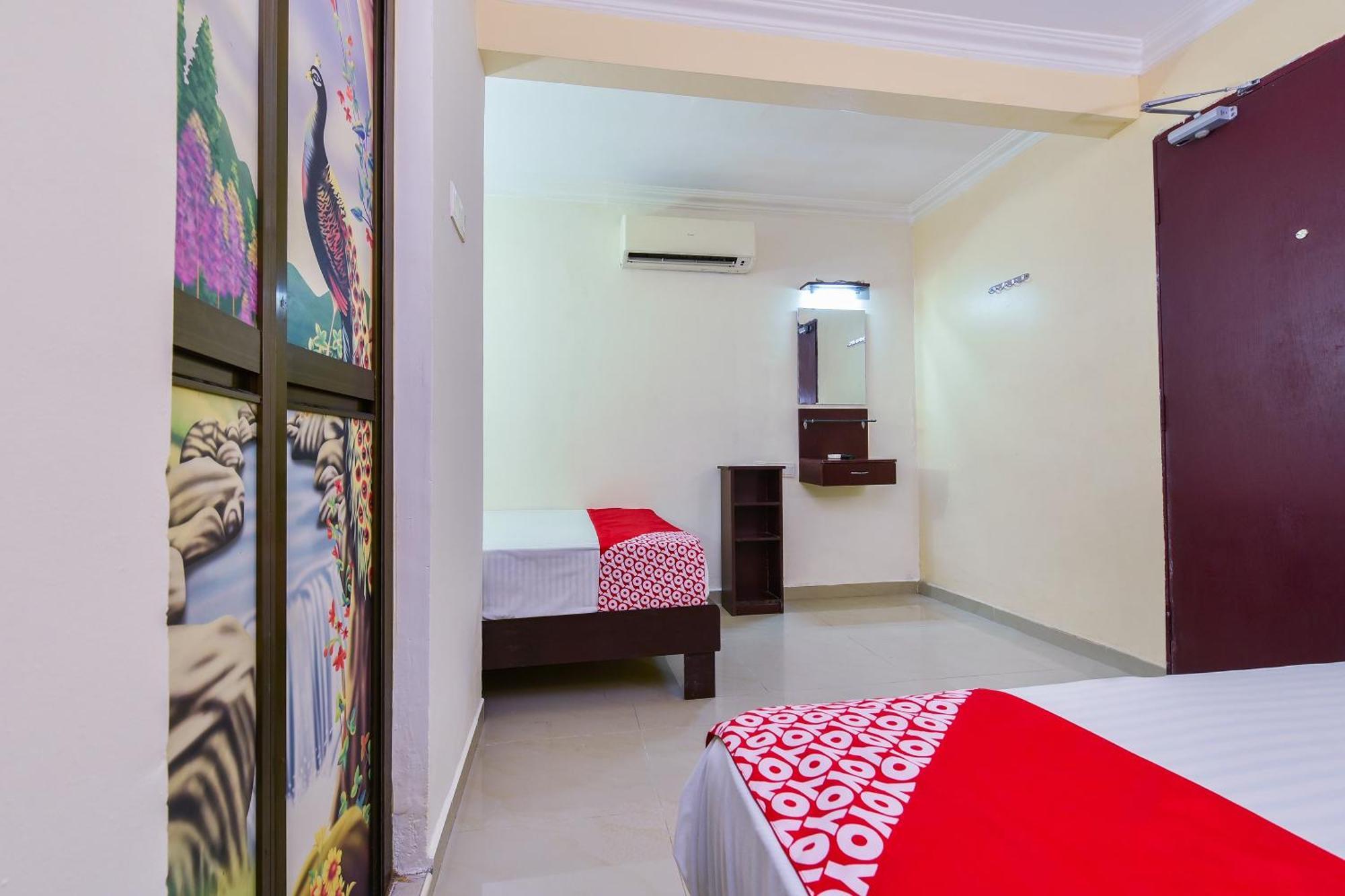 Super Oyo 90562 J Hotel Pj Petaling Jaya Ngoại thất bức ảnh