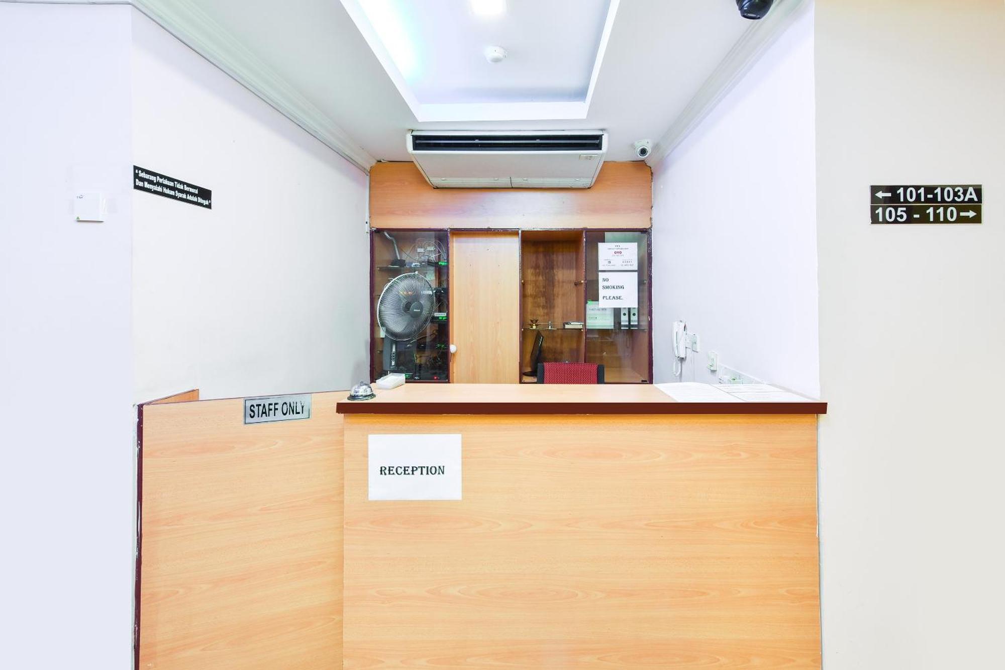 Super Oyo 90562 J Hotel Pj Petaling Jaya Ngoại thất bức ảnh