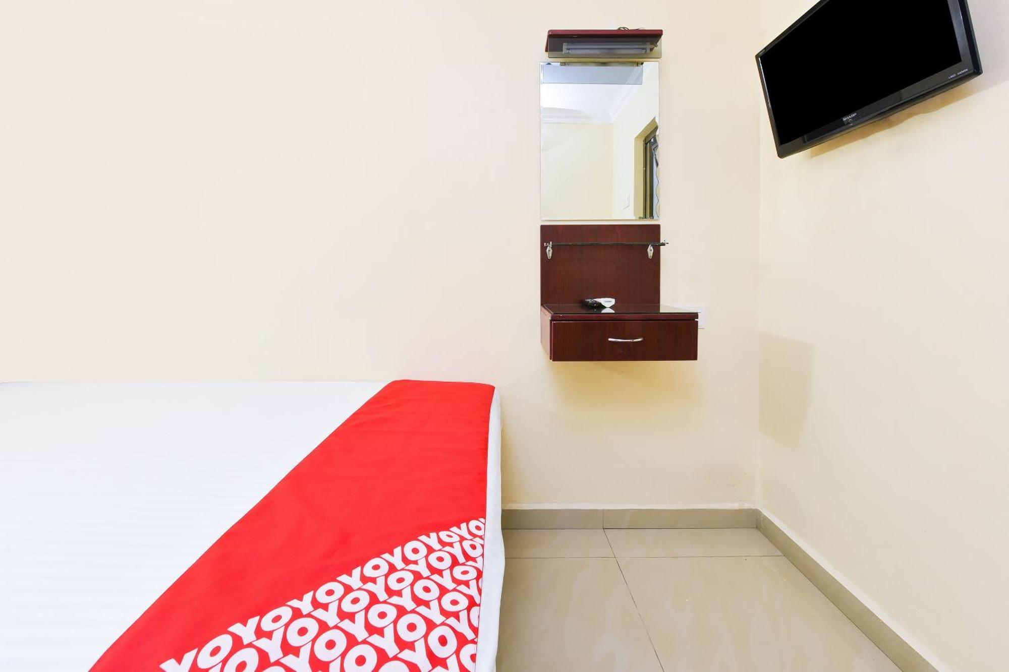 Super Oyo 90562 J Hotel Pj Petaling Jaya Ngoại thất bức ảnh