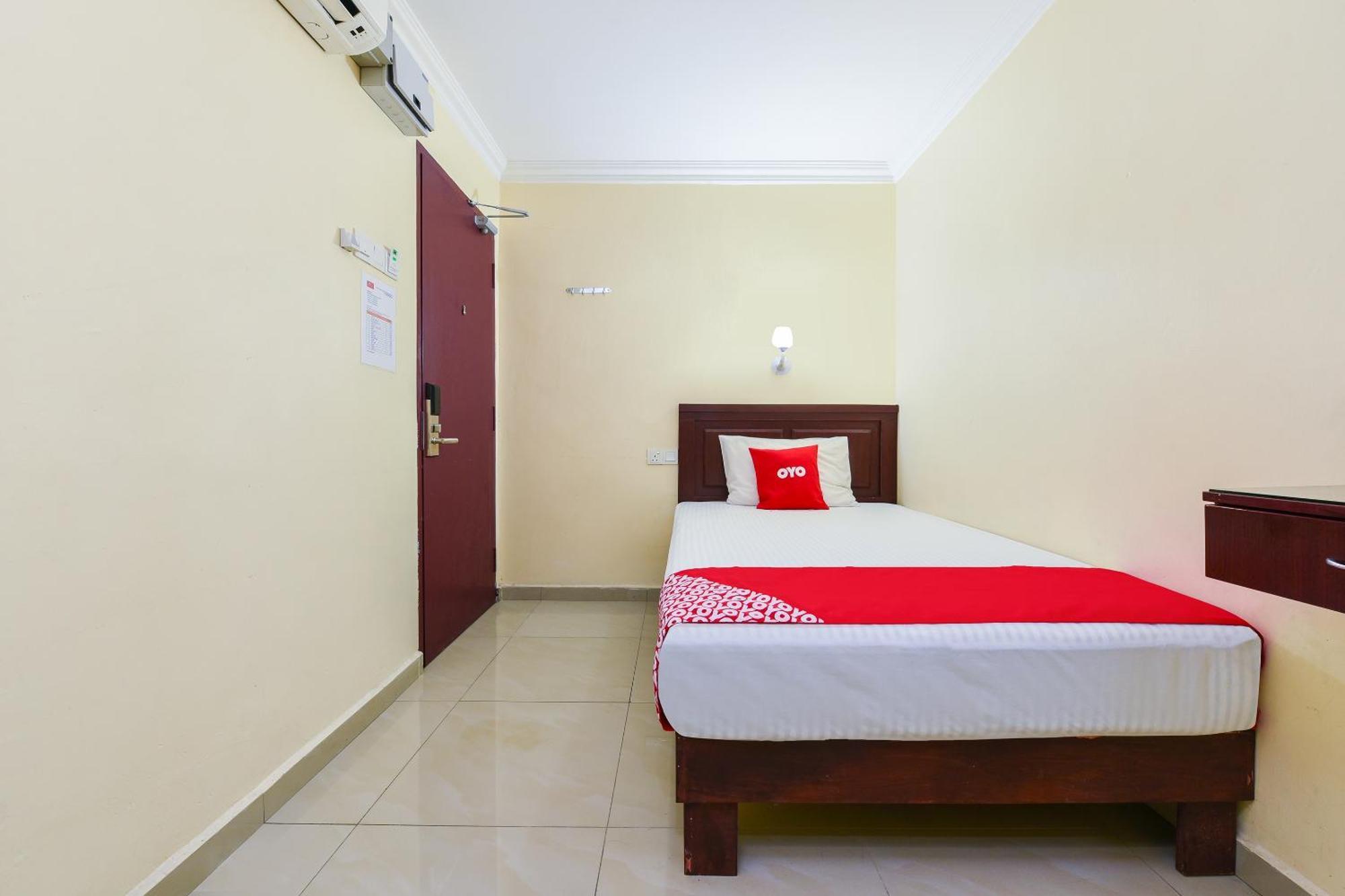 Super Oyo 90562 J Hotel Pj Petaling Jaya Ngoại thất bức ảnh